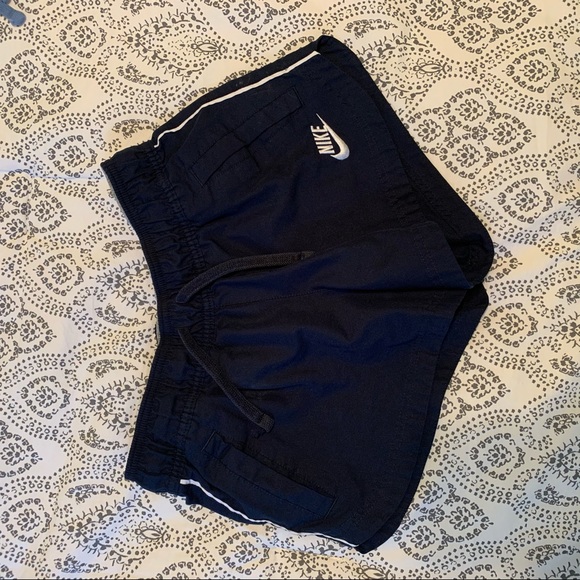 Vintage Nike Shorts! - Picture 5 of 6